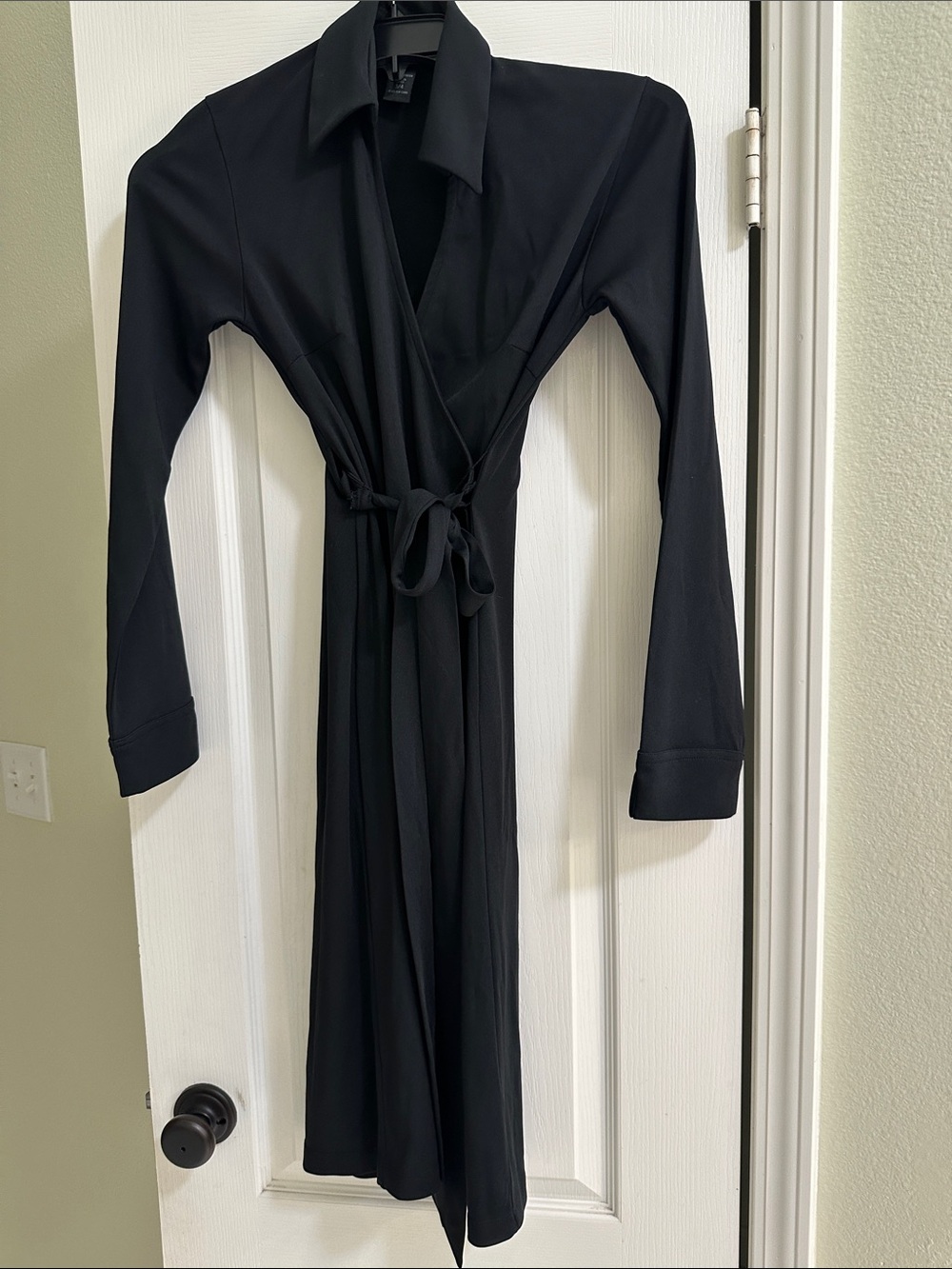 Express Black Wrap Robe with Collar and Tie